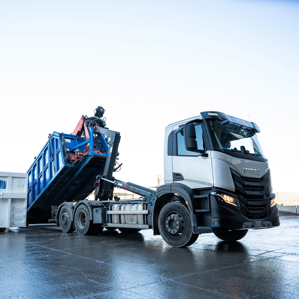 Mezzi trasporto rifiuti