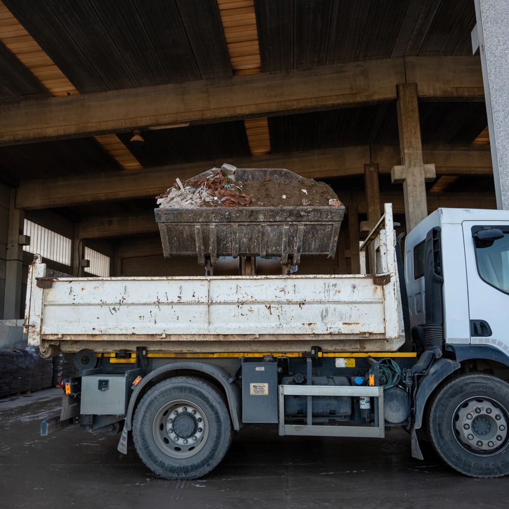 Mezzi trasporto rifiuti